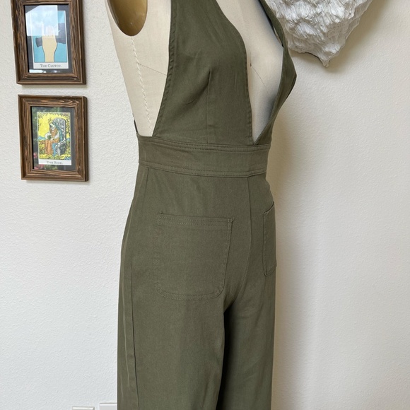 Sincerely Jules Jumpsuit military Green Plunge Front Halter Zip Up jumpsuit Sz S - Picture 3 of 7